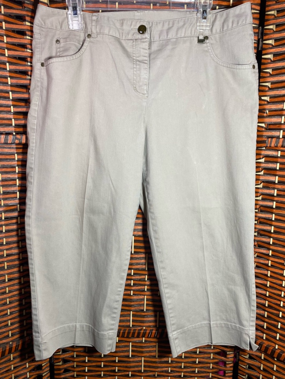 TanJay Women’s Cropped Capri Pants Size 12 Light Beige Studded Stretch Casual